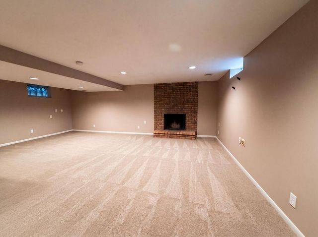 18220 Duck Lake Trail, Eden Prairie, MN 55346