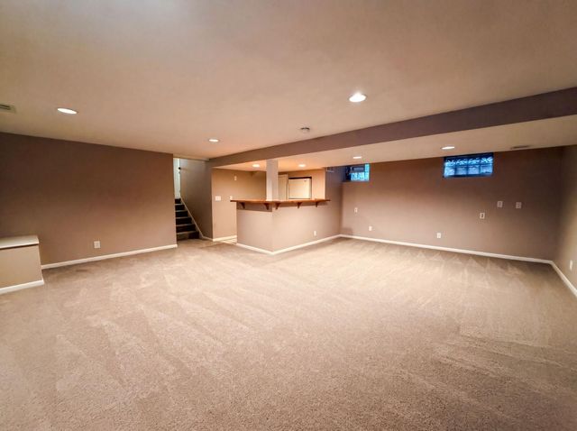 18220 Duck Lake Trail, Eden Prairie, MN 55346