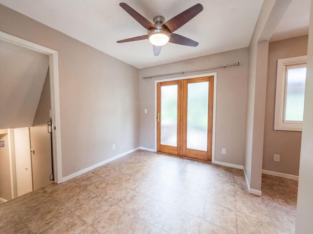 18220 Duck Lake Trail, Eden Prairie, MN 55346