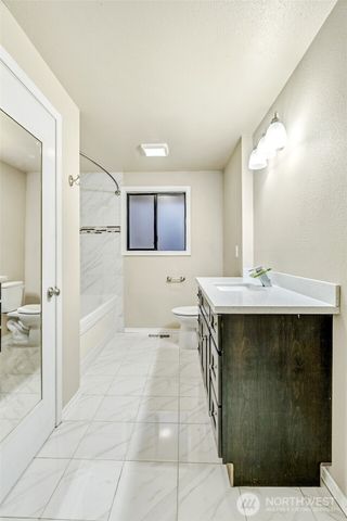 558 SW 298th Street, Federal Way, WA 98023