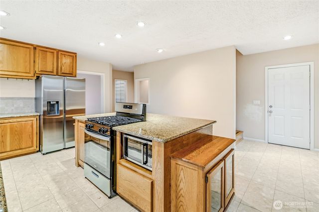 558 SW 298th Street, Federal Way, WA 98023