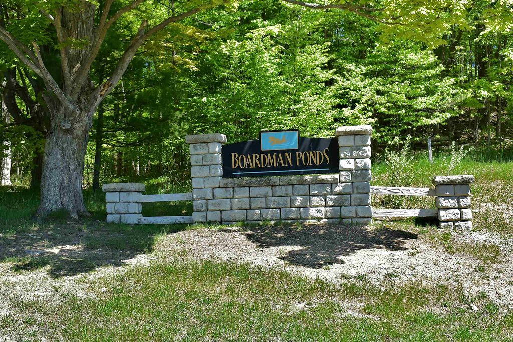 570 Michael Avenue, Traverse City, MI 49685