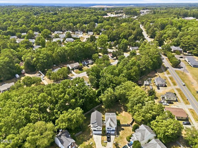 157 Lacombe Court, Holly Springs, NC 27540