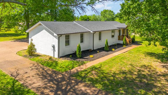 310 Lisa Ln, Gallatin, TN 37066