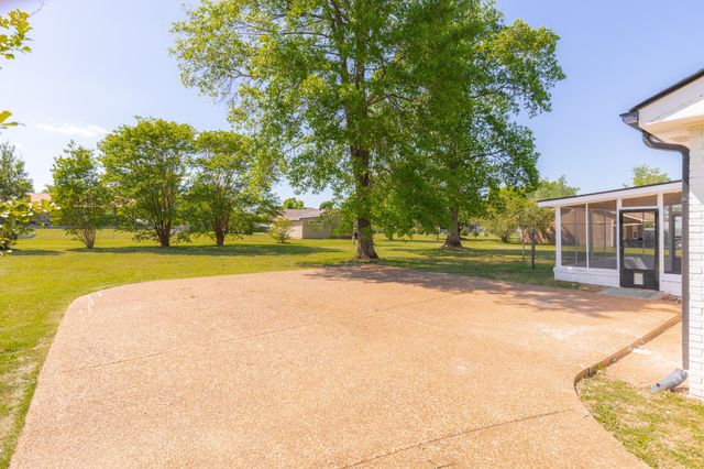 310 Lisa Ln, Gallatin, TN 37066