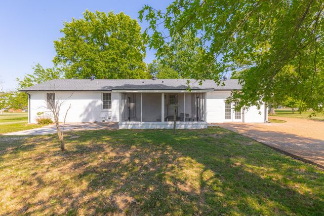 310 Lisa Ln, Gallatin, TN 37066