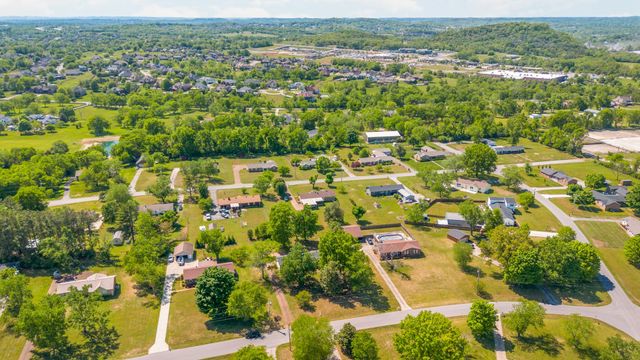 310 Lisa Ln, Gallatin, TN 37066