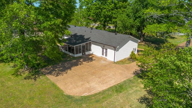 310 Lisa Ln, Gallatin, TN 37066