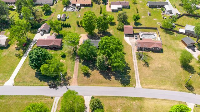 310 Lisa Ln, Gallatin, TN 37066