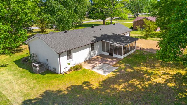 310 Lisa Ln, Gallatin, TN 37066