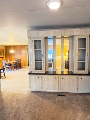 458 Balsawood Drive, Redding, CA 96003