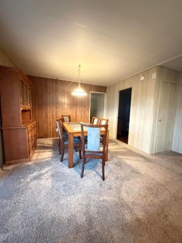 458 Balsawood Drive, Redding, CA 96003