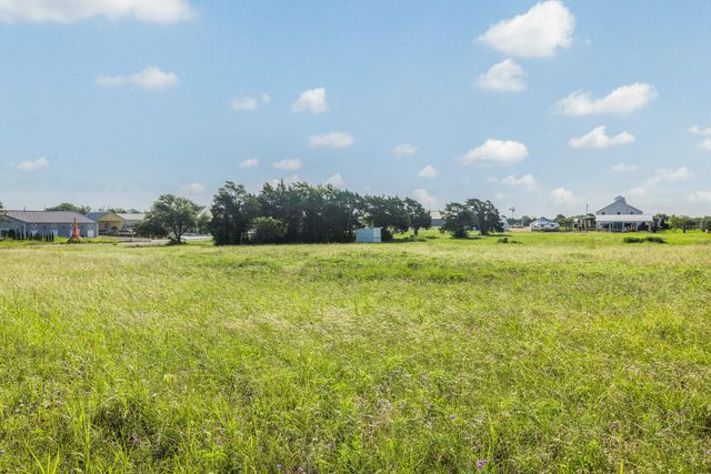 109 Compound Lane, Round Top, TX 78954