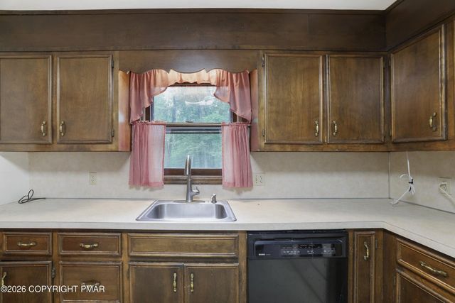 1585 Starry Lane, Chestnuthill Twp, PA 18330