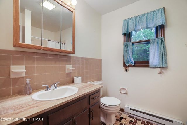 1585 Starry Lane, Chestnuthill Twp, PA 18330