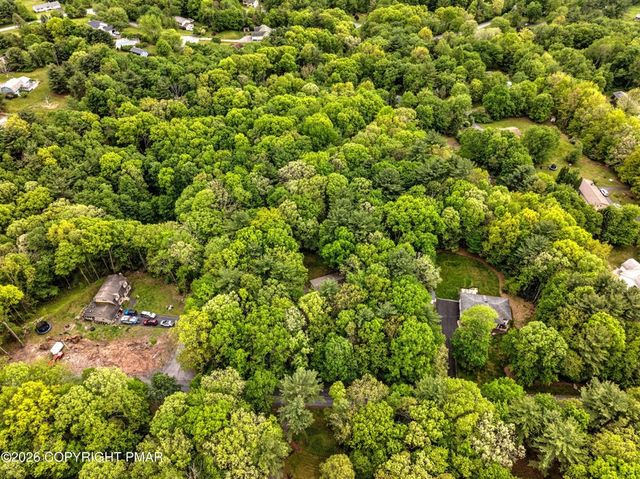 1585 Starry Lane, Chestnuthill Twp, PA 18330