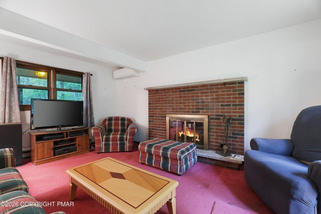 1585 Starry Lane, Chestnuthill Twp, PA 18330