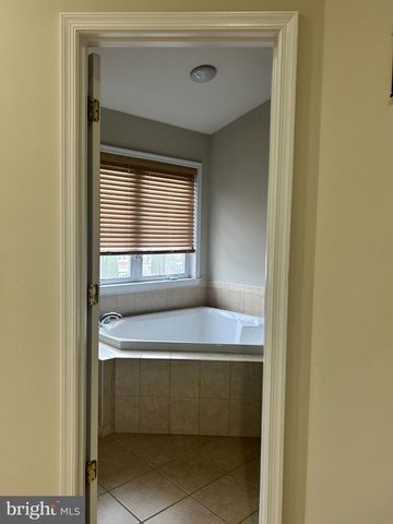 42997 KENNERLY TER, Ashburn, VA 20148