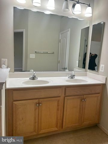 42997 KENNERLY TER, Ashburn, VA 20148