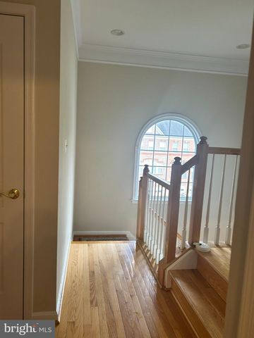 42997 KENNERLY TER, Ashburn, VA 20148