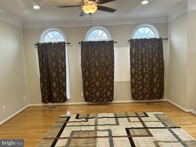 42997 KENNERLY TER, Ashburn, VA 20148