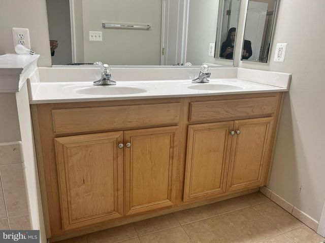 42997 KENNERLY TER, Ashburn, VA 20148