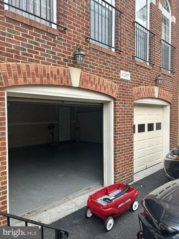 42997 KENNERLY TER, Ashburn, VA 20148