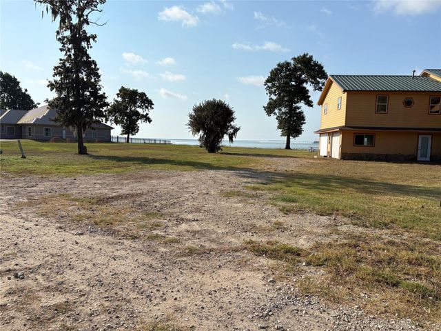 245 Bridgewater, Onalaska, TX 77360