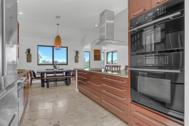 302 Sea Oats Drive E, Juno Beach, FL 33408