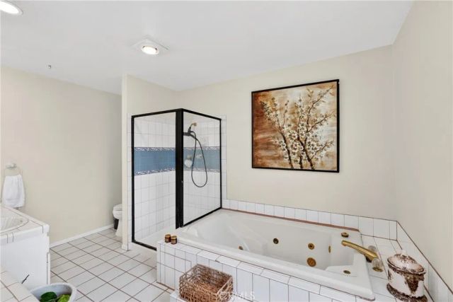 133 Cecil Place D, Costa Mesa, CA 92627