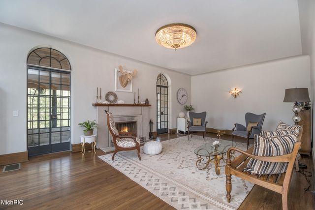 1405 Long Road, Kalamazoo City, MI 49008