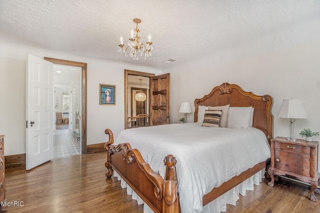 1405 Long Road, Kalamazoo City, MI 49008