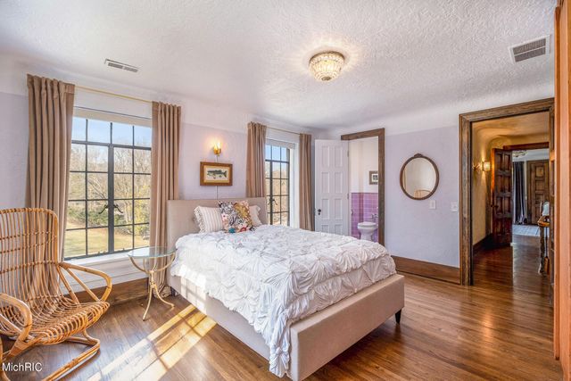 1405 Long Road, Kalamazoo City, MI 49008
