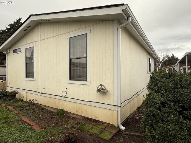 5335 MAIN St 197, Springfield, OR 97478