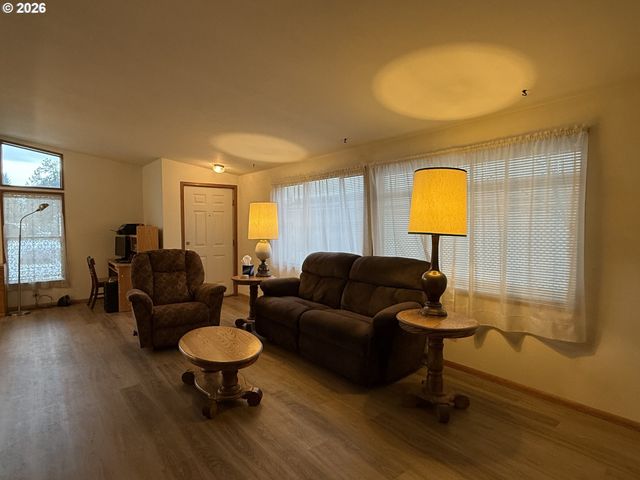 5335 MAIN St 197, Springfield, OR 97478