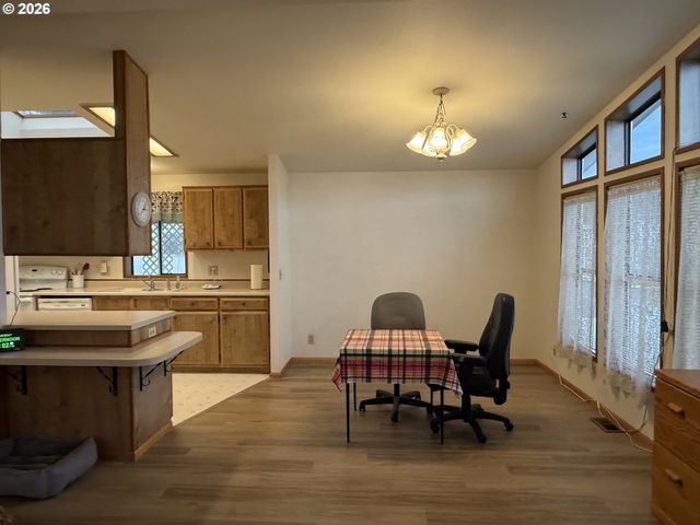 5335 MAIN St 197, Springfield, OR 97478