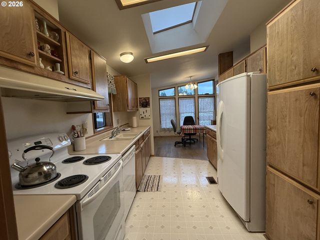 5335 MAIN St 197, Springfield, OR 97478