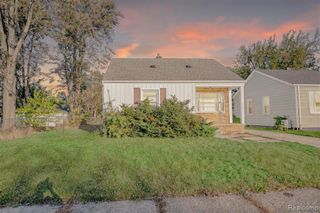 22760 Tuscany Avenue, Eastpointe, MI 48021