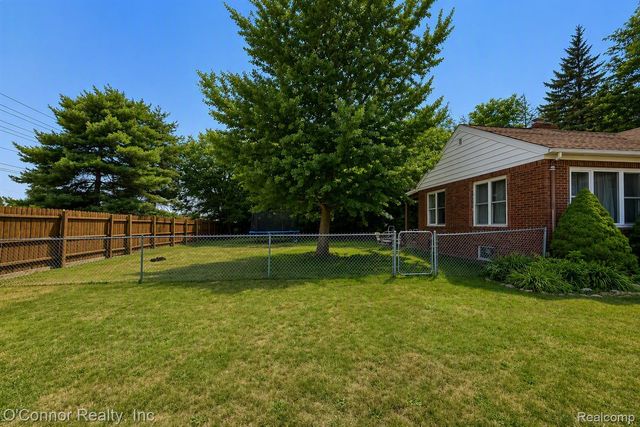 2604 Gratiot Boulevard, Marysville, MI 48040