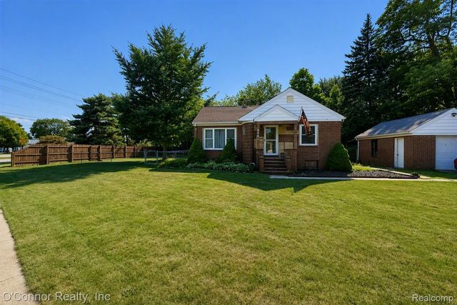 2604 Gratiot Boulevard, Marysville, MI 48040