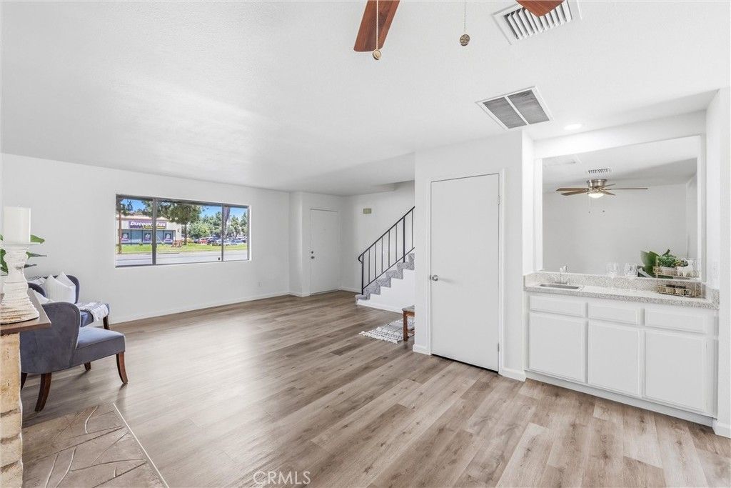 Image 6 of property listing at 2061 W Redlands Boulevard 18C, Redlands, CA 92373