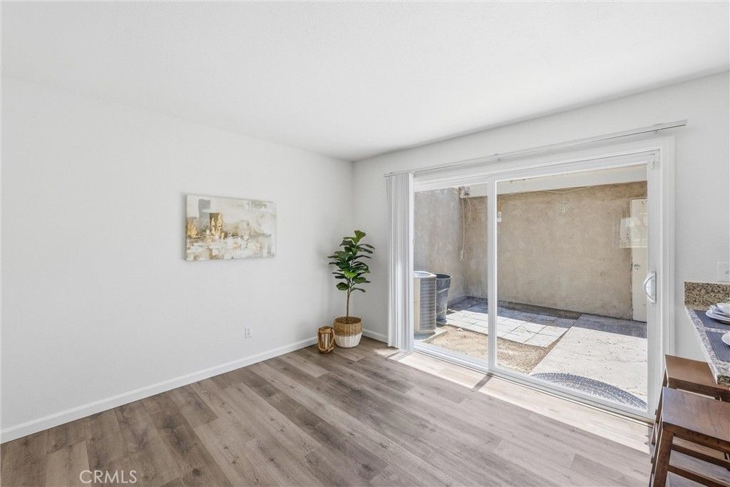 Image 9 of property listing at 2061 W Redlands Boulevard 18C, Redlands, CA 92373