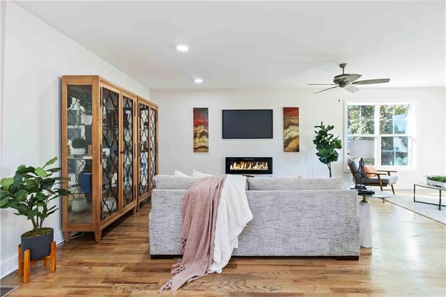 411 Katy Place, Atlanta, GA 30349