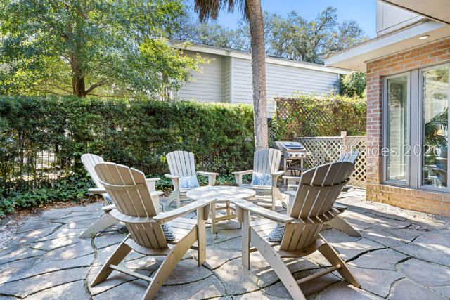 2 Nighthawk St, Hilton Head Island, SC 29928