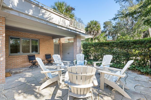 2 Nighthawk St, Hilton Head Island, SC 29928