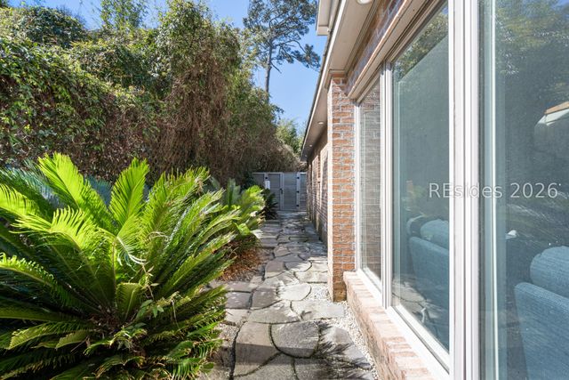 2 Nighthawk St, Hilton Head Island, SC 29928