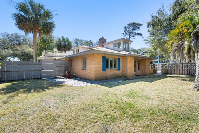 2 Nighthawk St, Hilton Head Island, SC 29928