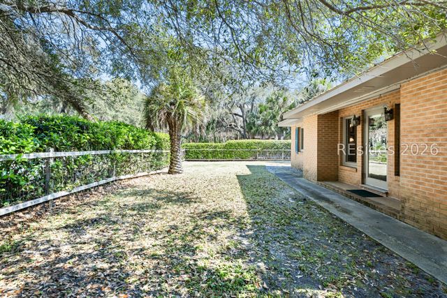 2 Nighthawk St, Hilton Head Island, SC 29928