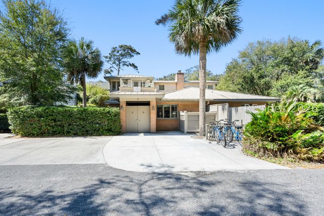 2 Nighthawk St, Hilton Head Island, SC 29928