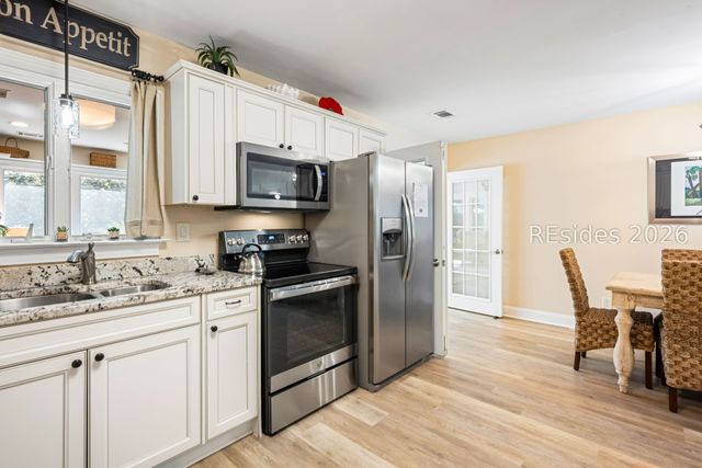 2 Nighthawk St, Hilton Head Island, SC 29928